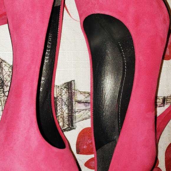 STUART WEITZMAN $398 HOT PINK MAGENTA SUEDE HIDDEN PLATFORM PUMPS 8.5 - Picture 9 of 14